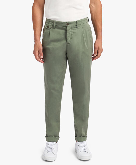Brooks Brothers Pantalone chino verde militare regular fit in cotone con doppia pince Militare CPCHI030COBSP002MILIP001
